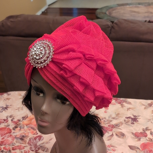 NWT - Elegant Pink Turban with Silver Brooch - Picture 2 of 7